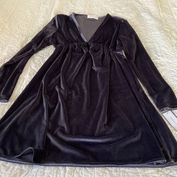 NWT GOODNIGHT MACAROON GREY VELVET DRESS SIZE SMALL - Picture 5 of 6